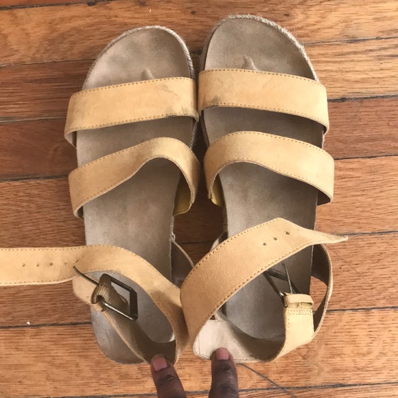 Universal Thread Strap Ankle Yellow Sandals - Picture 3 of 4